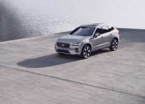 XC60 Recharge T8, Silver Dawn
